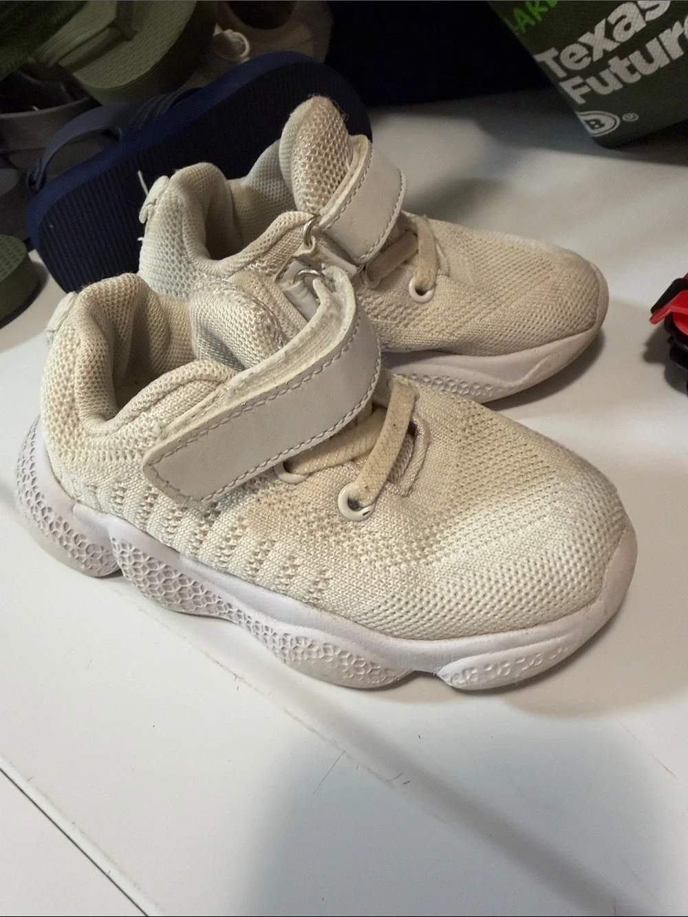Kids White Mesh Velcro Sneakers Size 7